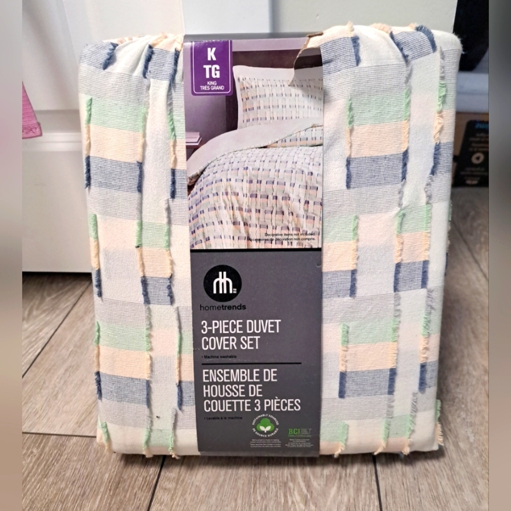 Brand New Hometrends "IAN" Multi color 3-Piece Duvet Cover Set; King size